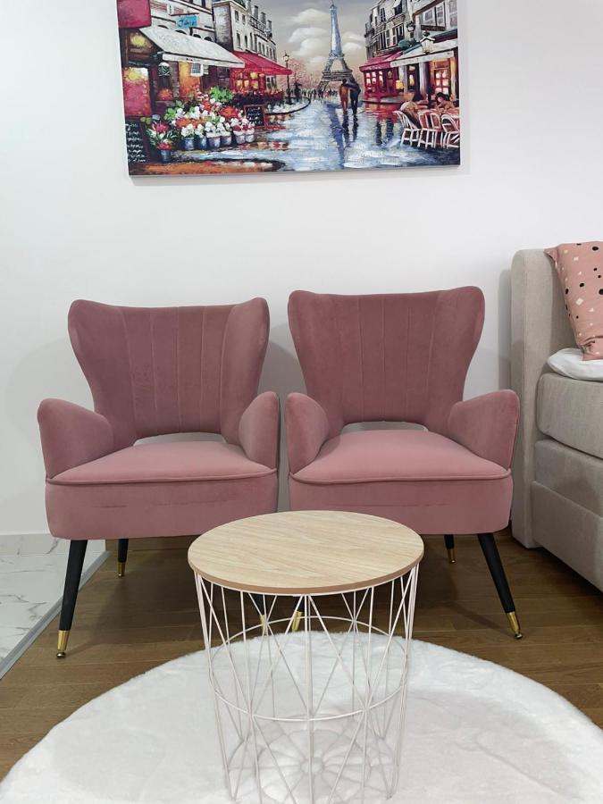 Spring Deluxe Apartman Újvidék Kültér fotó