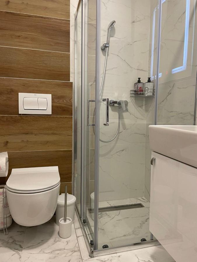 Spring Deluxe Apartman Újvidék Kültér fotó